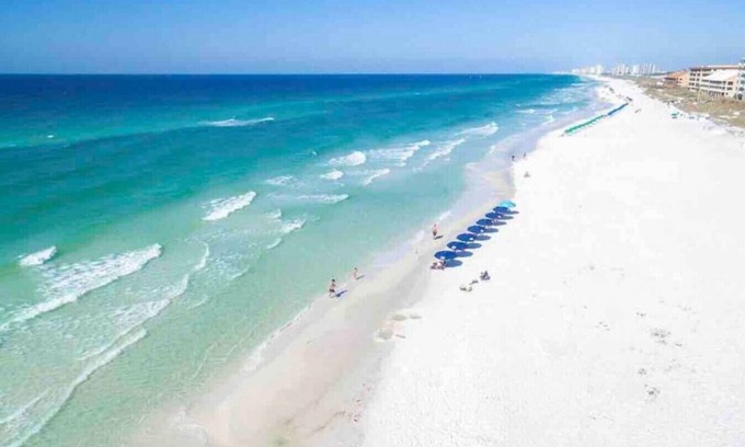 Crystal Shores House | Casa Bella Luxury Experience Amenities Galore