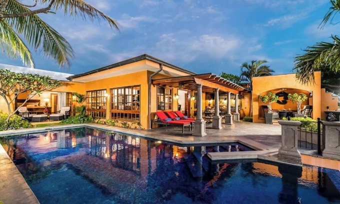 Playa Langosta House | Casa Bendita, relaxing beachfront home- internet, a/c, gas grill, full kitchen, BBQ