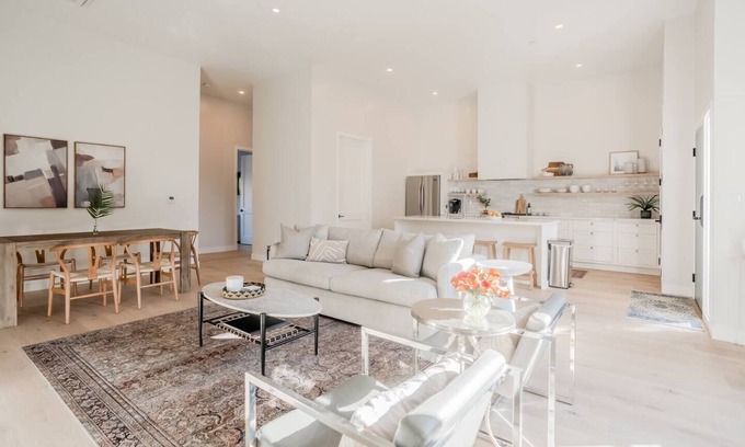 Santa Barbara Apartment | Casa Castillo