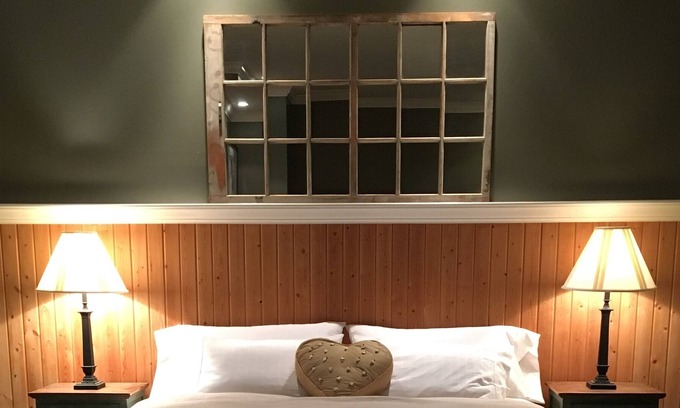 Okanagan-Similkameen Bed & Breakfast | Casa Colina Bed & Breakfast - Luxury King Suite