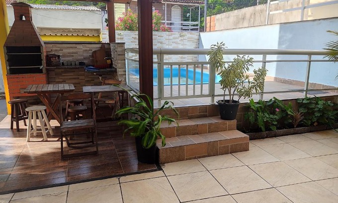 Pero House | CASA COM EXCELENTE ESPACO PARA TEMPORADA