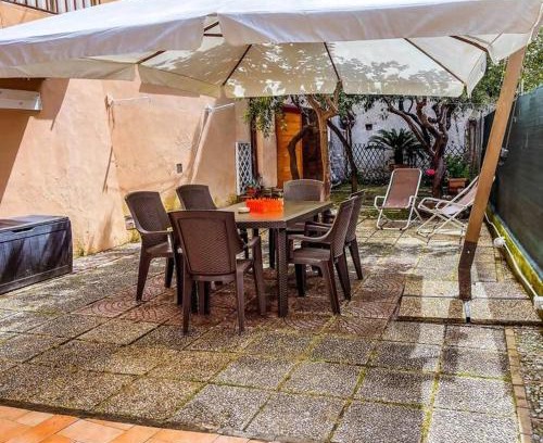 Formia House | Casa con giardino al centro - Al Cancello