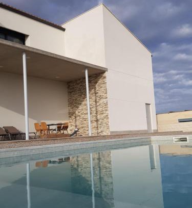 Puiggros House | Casa con piscina y jardin privado OASIS DE DOLORS
