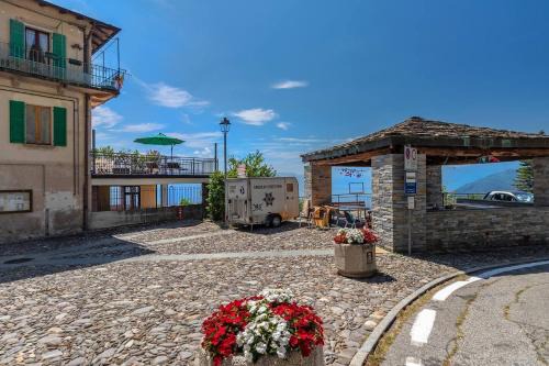 Campagnano di Roma Apartment | Casa con terrazza panoramica sul lago Maggiore