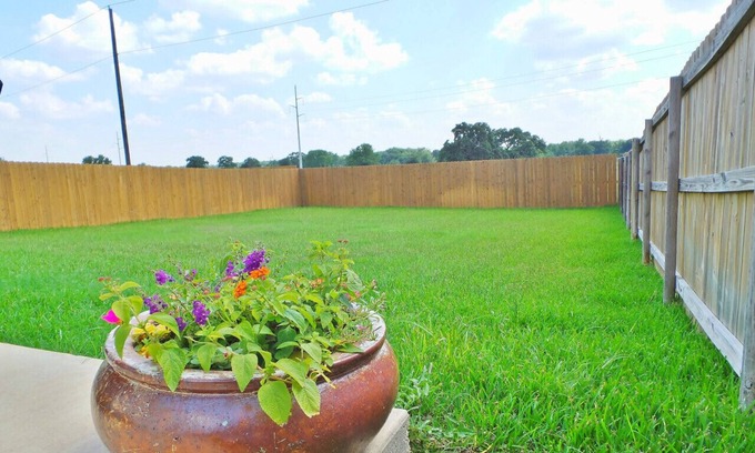 Bryan House | Casa di Vino - Backyard BBQ near Messina Hof