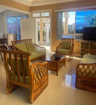 Data de Villamil House | Casa en urbanización privada a 2 minutos caminando de la playa, Vía a Data