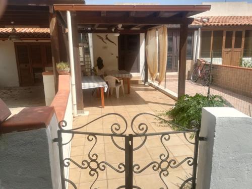 Vulcano Porto Apartment | casa giardino