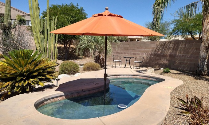 Monterra Knolls House | CASA GRIS-Heated spool-Bring your fur baby! Enjoy Naranja Park and bike trails.