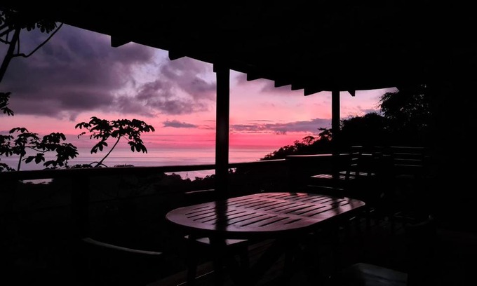 Santa Teresa House | Casa Iguana
