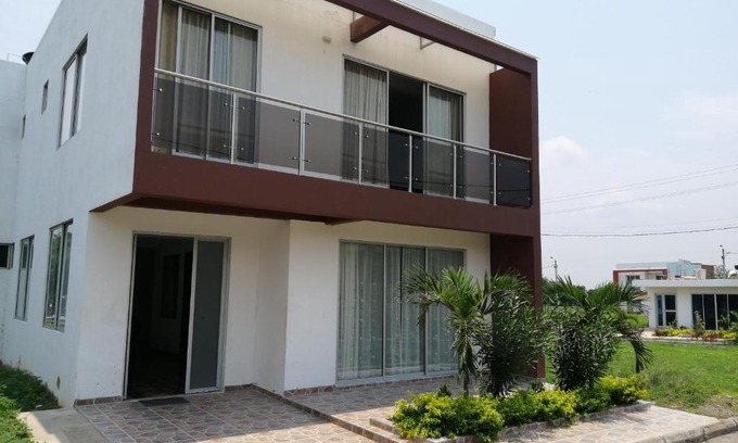 Tocaima House | Casa Isabella (En condominio campestre)