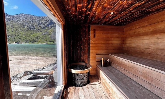 Flakstad House | Casa Lofoten Ramberg Norway Reine Kvalvika Sauna