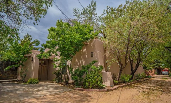 Historic Eastside House | Casa Lunar