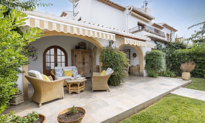 Javea Ski Chalet | Casa Maya