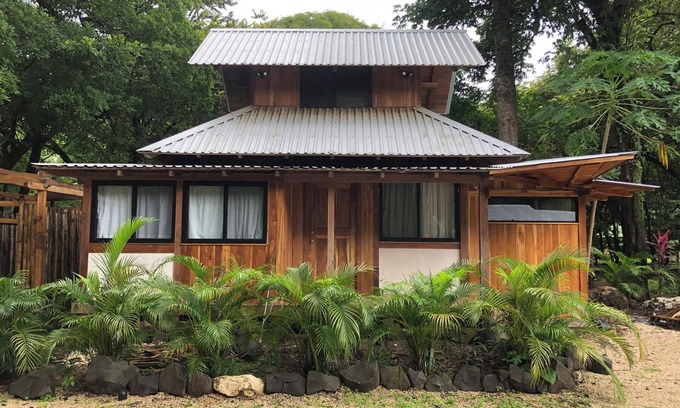 Nosara Cottage | Casa Pagoda: Charming beachside cottage in Nosara for a relaxing getaway