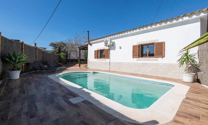 San Ambrosio Villa | Casa Roja - Two Bedroom Villa, Sleeps 4