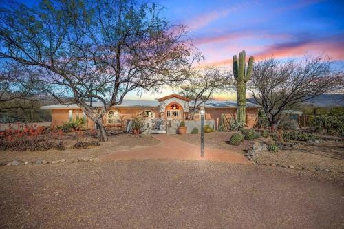 Tanque Verde House | Casa Saguaro - Newly Remodeled, Pool and Mtn Views