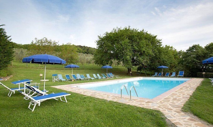 Castiglione d'Orcia House | Casa Salvia E: An apartment in the characteristic style of the Tuscan countryside, with Free WI-FI.
