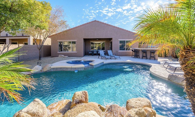 Stetson Valley House | Casa Stetson w/heated pool, spa, bar/bbq!