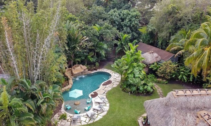 Biscayne Park House | Casa Tropical 4 Bed 2.5 w/Heated Pool Miami & BBQ