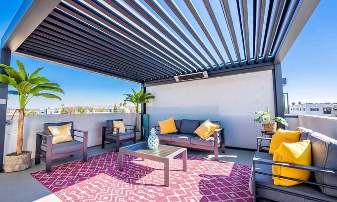 Marina del Rey House | Casa Turquesa by Oraklus