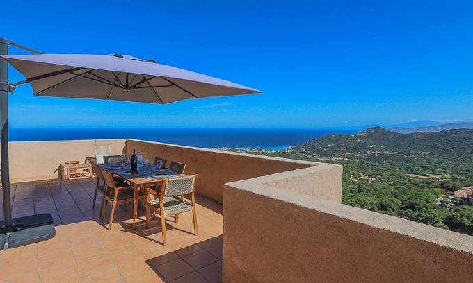 Monticello House | Casa U Scogliu Villa Sea View in the heart of the village
