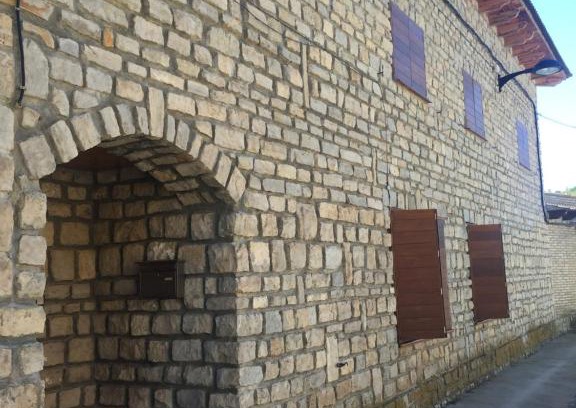 Torres de Barbues House | Casa Valfonda