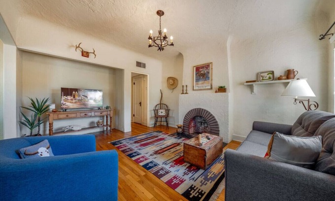 Sam Hughes Apartment | Casita #6 (Angie) -
