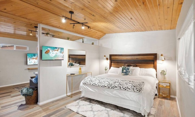 Albuquerque Apartment | Casita Abeja-North Valley