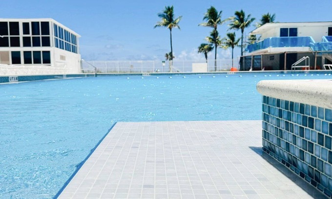 Miami Beach Condo | Castle 1731 Spacious Oceanfront Studio with Beach Access, Pool, Tennis, Free Parking