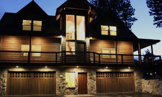 Mountain View Estates Ski Chalet | Castle Cabin - Custom Vacation Home