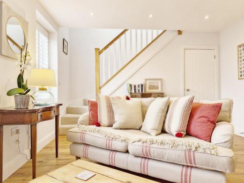 Chichester House | Castleton , Chichester