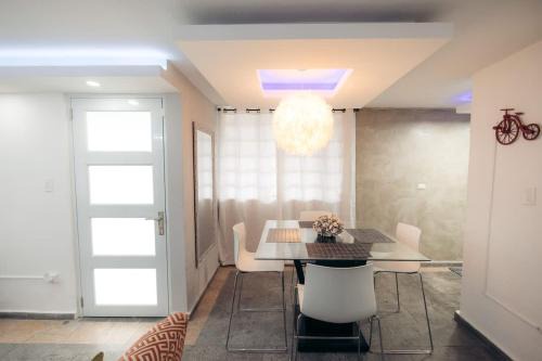 Bayamon House | Cayenne | Cozy Apt | Generator/Cistern | Bayamón