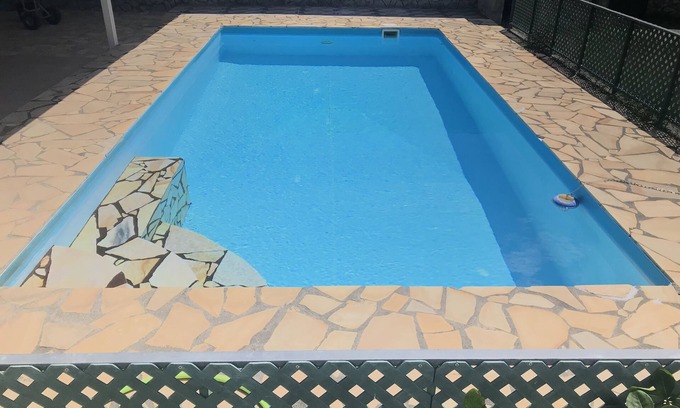 Tahiti House | Ce Logement Familial est à 5 Minutes à Pied de Divers Sites et Commodités