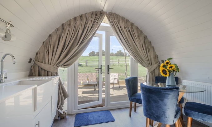 Bridport Cottage | Cedar