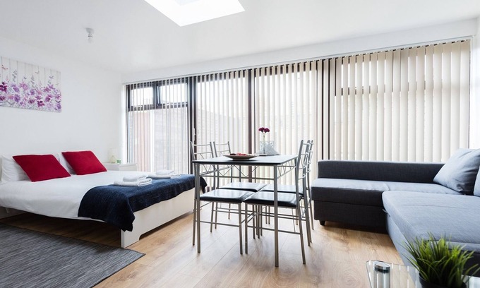 Canary Wharf Apartment | Centra Wharf