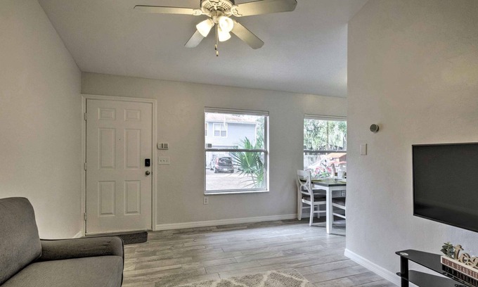 University Heights Condo | Central Condo 5 Blocks to Univ. of Florida!