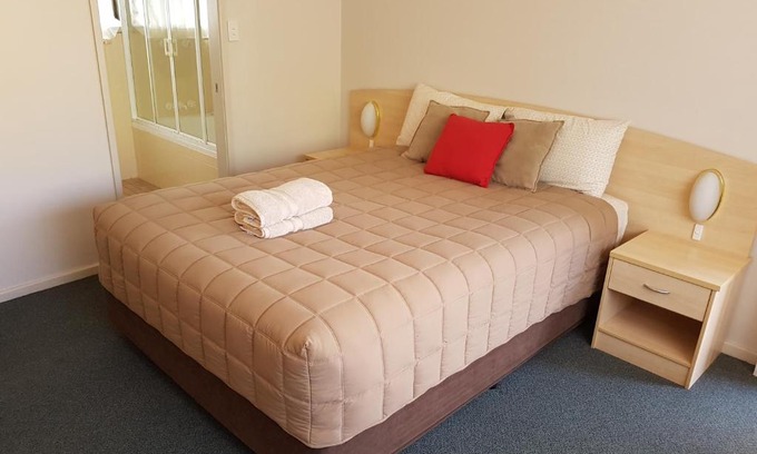 Nelson Bay Hotel | Central Motel Nelson Bay