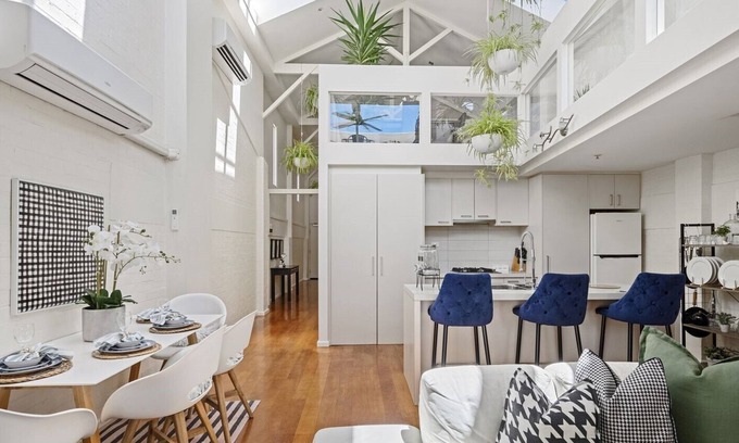 Bendigo Apartment | Central - New York Style - Penthouse Loft