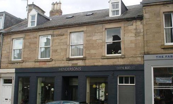 Gattonside Apartment | Centrally Located Little Flat, Full Of Character InThe Border Town Of Melrose.