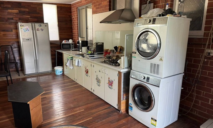 Kewdale House | Centre of Belmont City.