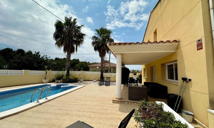 Borriol Ski Chalet | Chalet Borriol Golf RentalHolidays Ref 028