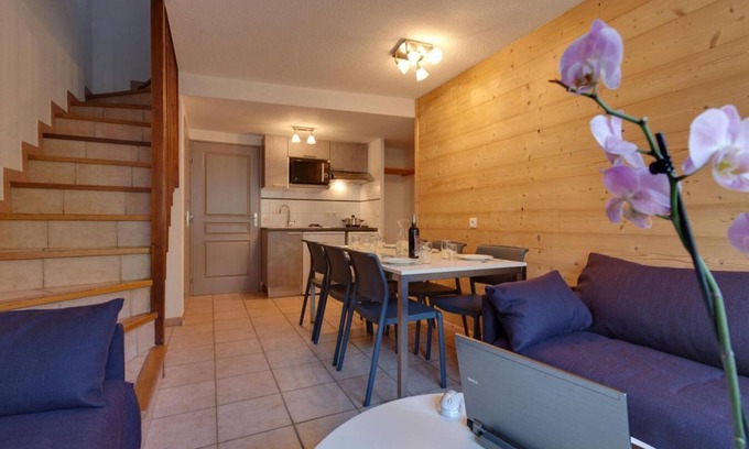 La Salle-les-Alpes Ski Chalet | Chalet, 300m from ski slopes, terrace, parking, tv, 45m², Serre Chevalier