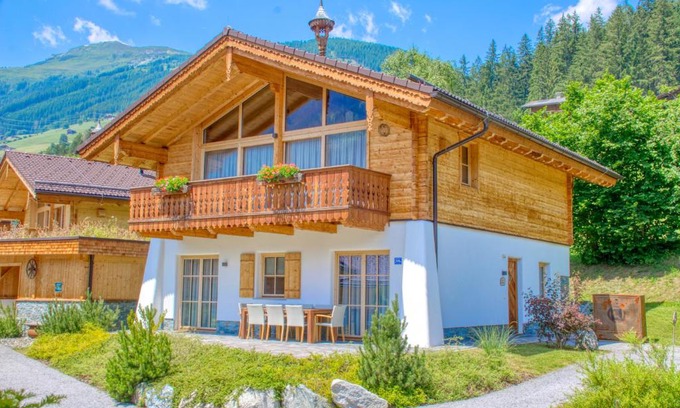 Schonbach Ski Chalet | „Chalet 4 Am Sonnenhang“ by Alpen Apartments