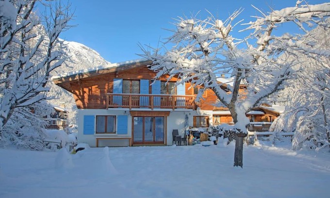 Le Lavancher Ski Chalet | Chalet Clara