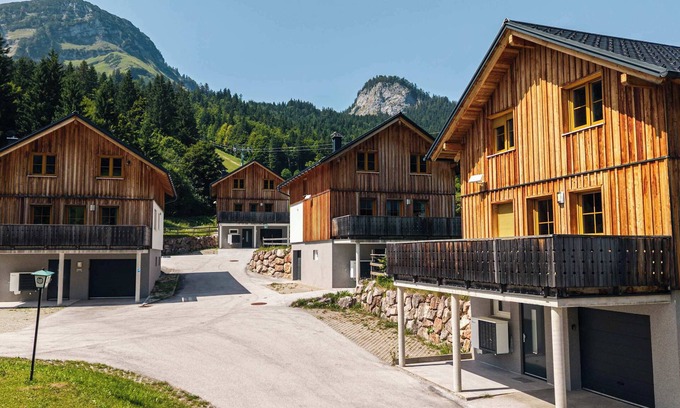 Altaussee House | Chalet Dachstein | Sauna | Kitchen | Parking