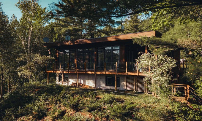 Chertsey Ski Chalet | Chalet DesignPur on the Clermoustier Lake