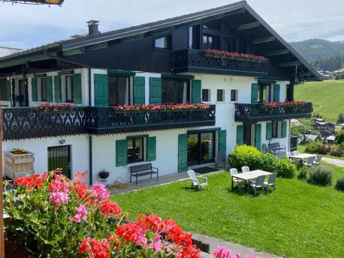 Les Gets Apartment | Chalet Fleur des Alpes 2