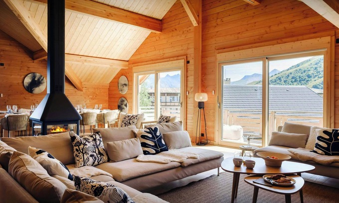 La Toussuire Ski Chalet | Chalet Sheehy - Modern property with spa and terraces - OVO Network