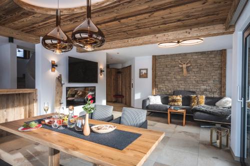 Jungholz Ski Chalet | Chalet Steinbock mit üppigem Genusskorb für Zwei