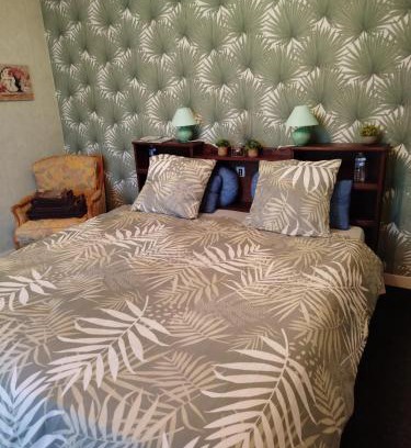 La Rochefoucauld Bed & Breakfast | Chambre d hôte de la paix